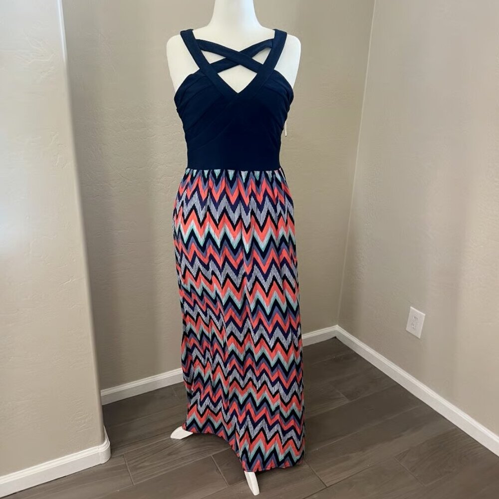 NWT Midnight Doll Juniors Size 13‎ Maxi Long Empire Cut Mulitcolor Chevron